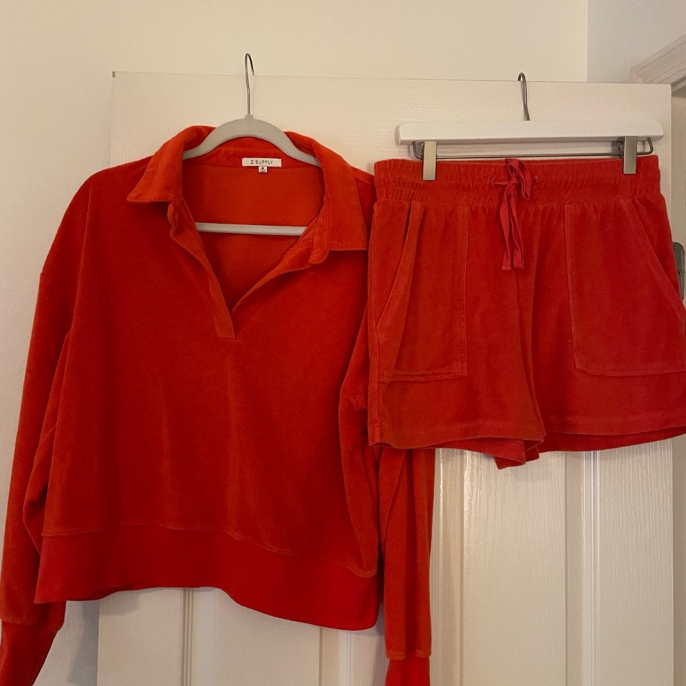 Z SUPPLY Red Terry Cloth Lounge Set – Pullover & Shorts, Size M (6 to 8)